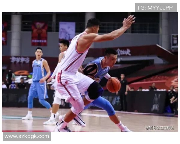 八一队与广东队激战正酣WCBA联赛精彩对决引发球迷热议